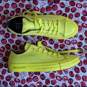 LIMITED EDITION Converse x OPI Low Tops